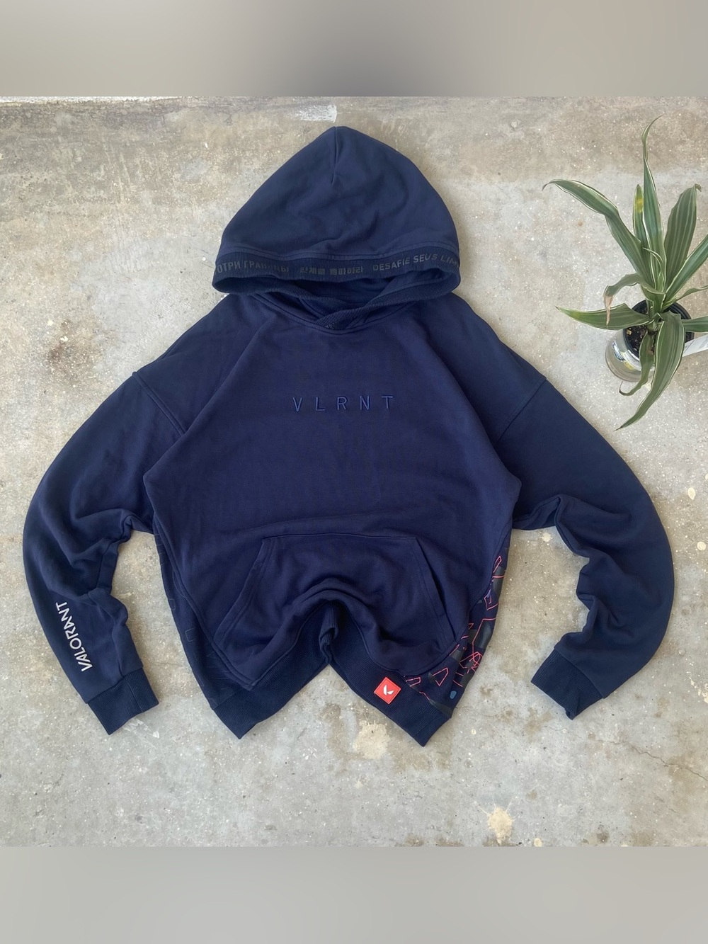 Official Valorant Riot Games VLRNT Embroidered Hoodie Mens M Navy Blue Oversized